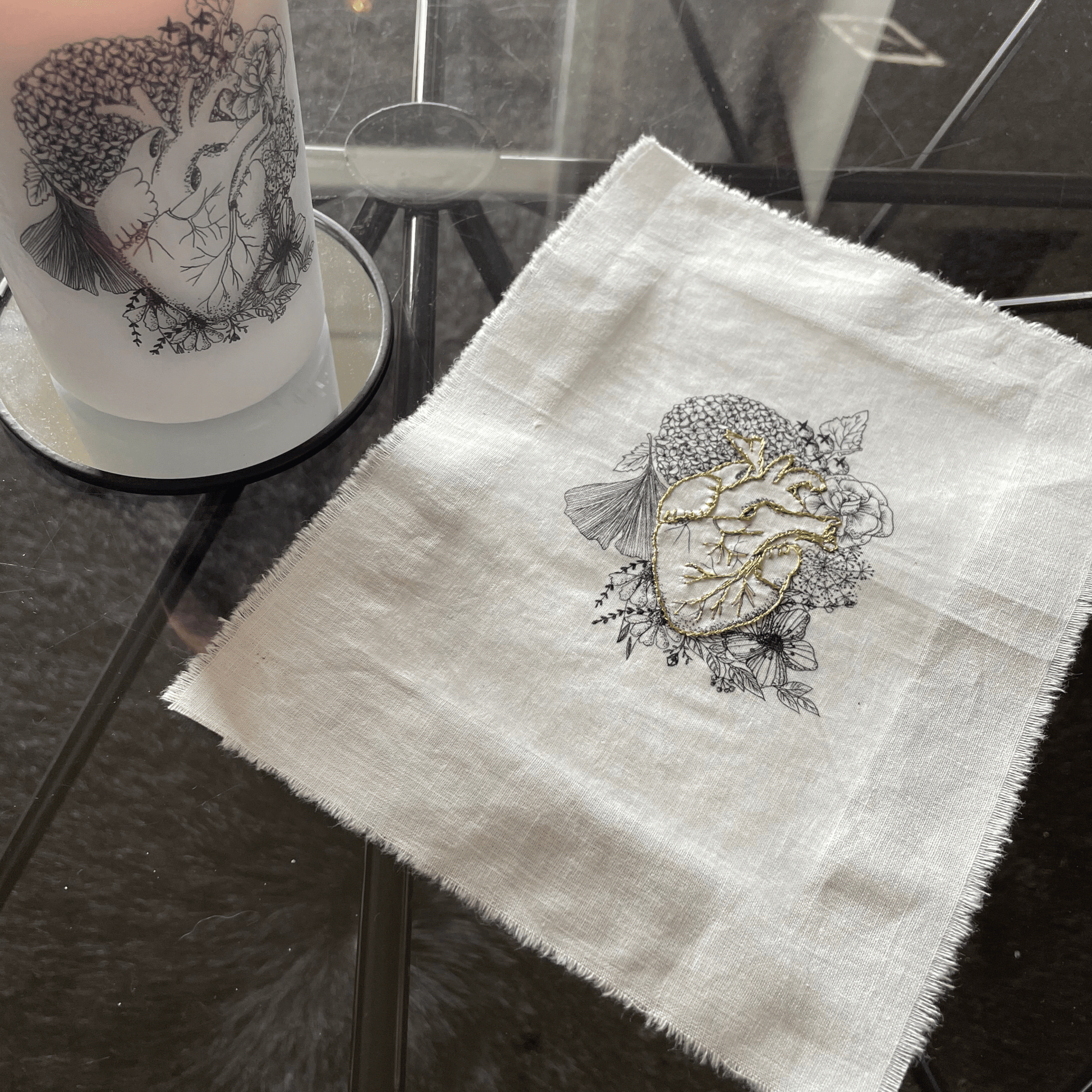 Cœur fleuri à broder - Mamoizelle K